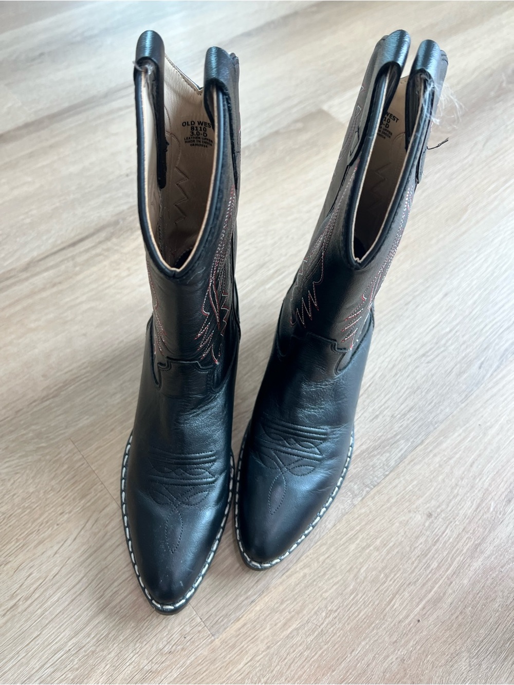 Old West Black Leather Western Pull-On Boots with Contrast Stitching